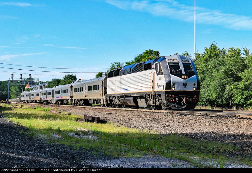 NJT 4016 on train 1247